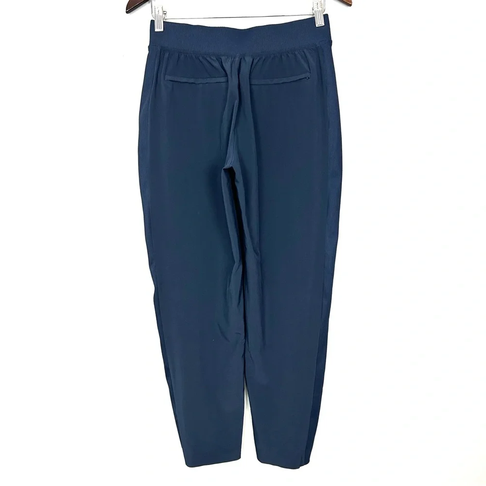Athleta Brooklyn Ankle Pants Women’s Size 4 Pull On Lightweight Travel Pockets